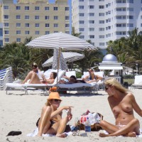Pic #6 Beach Voyeur:&nbsp;Beach Crotch Shots