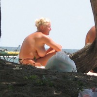 Pic #2 Beach Voyeur:&nbsp;Super Blondie Boobs