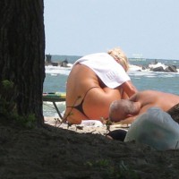Pic #4 Beach Voyeur:&nbsp;Super Blondie Boobs