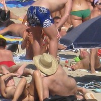 Pic #4 Beach Voyeur:&nbsp;Revealing Lady