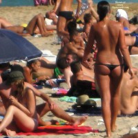 Pic #9 Beach Voyeur:&nbsp;Blonde And Brunette Going To The Shower