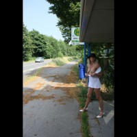 Pic #2 Nude Girlfriend on heels:&nbsp;Tina At The Bus Stop