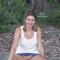 Pic #3 Wife upskirt:&nbsp;*UM Kings Park