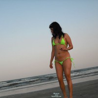 Pic #2 Topless Wife:&nbsp;*SP Indian Wife In Lime Bikini