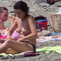 Pic #6 Beach Voyeur:&nbsp;Belgian/Ducth Girls In Spain July 2010