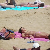 Pic #2 Beach Voyeur:&nbsp;Beach Zaraut 02