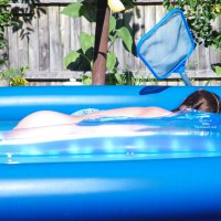Pic #2 Nude Girlfriend:&nbsp;Pool