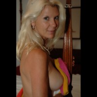Pic #2 Nude Friend on heels Milf - Amazing Tits