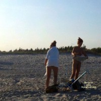 Pic #5 Beach Voyeur:&nbsp;Some Nice Looking Nudist Women