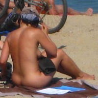 Pic #2 Beach Voyeur:&nbsp;Beach Voyeur: Sitting Beauty