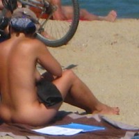 Pic #3 Beach Voyeur:&nbsp;Beach Voyeur: Sitting Beauty