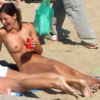 Pic #5 Beach Voyeur:&nbsp;Beach Voyeur: Topless With Coke
