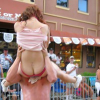 Pic #1 Event Voyeur:&nbsp;Eating Pussy In Public