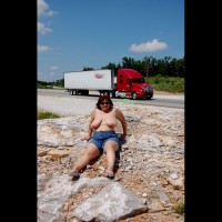Pic #5 Topless Wife:&nbsp;Some Pics Outside