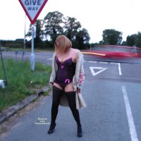 Pic #5 Topless Wife:&nbsp;Wife Just Loves To Play