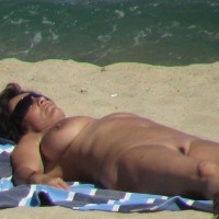 Pic #5 Beach Voyeur:&nbsp;Beach Voyeur: Big Women, Topless And Nude