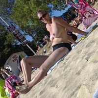 Pic #5 Beach Voyeur:&nbsp;On A French Beach