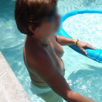 Pic #5 Topless Friend:&nbsp;Pool &amp; Wine Time...