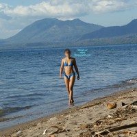 Pic #2 Topless Girlfriend:&nbsp;Paradise Island I