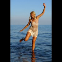 Pic #6 Nude Amateur:&nbsp;*NS Girl In The White Dress