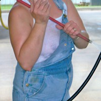 Pic #3 Topless Wife:&nbsp;At The Carwash