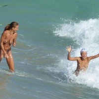 Pic #3 Beach Voyeur:&nbsp;*NW 2 Sis Enjoy Cold September Water 1