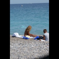 Pic #2 Topless Amateur:&nbsp;Plage