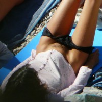 Pic #5 Beach Voyeur:&nbsp;Sex And Pee On Beach