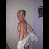 Pic #4 Nude Wife on heels Lady In Red