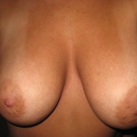 Pic #5 Topless Friend In Bed With Dezzy
