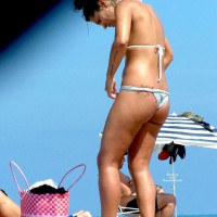 Pic #7 Beach Voyeur:&nbsp;Nice Brunette With Music ... 1