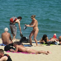 Pic #3 Beach Voyeur:&nbsp;Beach Voyeur: Stripping Before Plunging