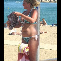 Pic #3 Beach Voyeur:&nbsp;Strong Blonde Showerings