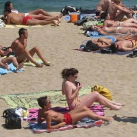 Pic #2 Beach Voyeur:&nbsp;Taking Out The Bra And Others
