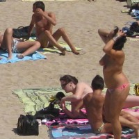 Pic #4 Beach Voyeur:&nbsp;Taking Out The Bra And Others