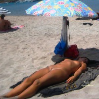Pic #5 Beach Voyeur:&nbsp;Nude Sleeping Beauty