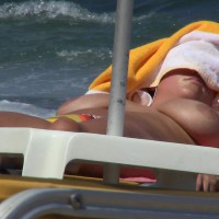 Pic #2 Topless Amateur:&nbsp;Topless