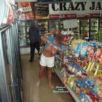 Pic #4 Topless Wife:&nbsp;Loves To Flash