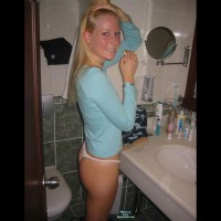 Pic #6 Nude Girlfriend Holiday Pics