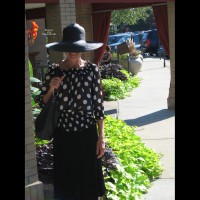 Pic #4 Pantieless Wife:&nbsp;Mature Beauty Out To Dinner