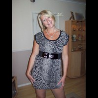 Pic #5 Wife's cleavage:&nbsp;Ass