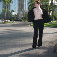 Pic #2 Topless Me:&nbsp;Li'l φhi Changing Clothes In Public