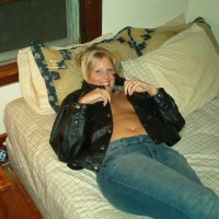 Pic #2 Wife In Bed