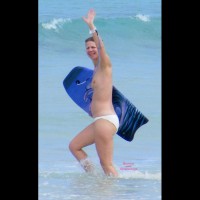 Pic #4 Topless Body Border In The Sea