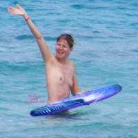 Pic #7 Topless Body Border In The Sea