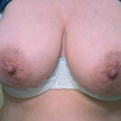 Showing Wife's Big Tits To All - Big Tits, Wife/Wives