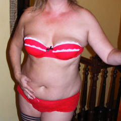 Pic #3 Lady In Red - Lingerie