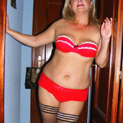 Pic #4 Lady In Red - Lingerie