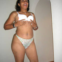 Pic #4 Sexy Milagros IV - Brunette, Lingerie