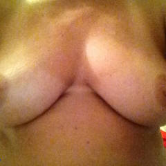 Pic #3 Fun In The Sun - Big Tits